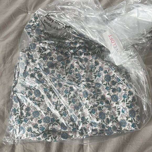 Loft Petite floral ruffle wrap skirt - Picture 4 of 5